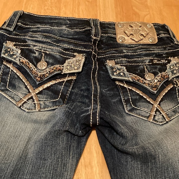 Miss Me Skinny Stretch Jeans - Picture 4 of 10